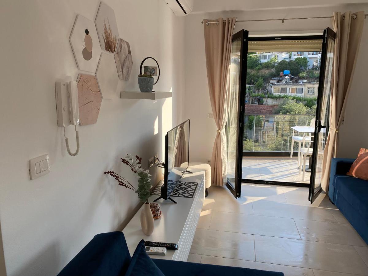 Apartment Artemis Himare Esterno foto
