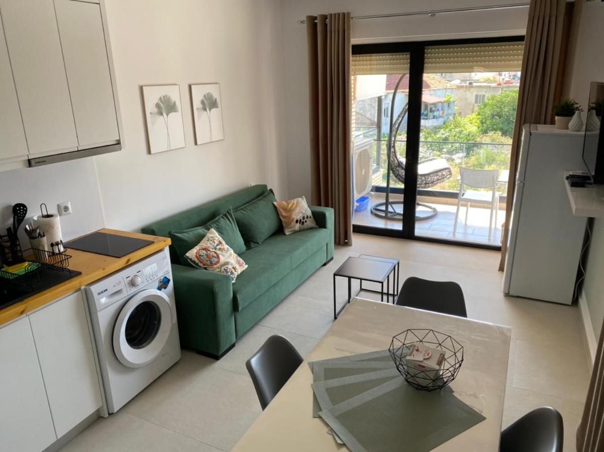 Apartment Artemis Himare Esterno foto