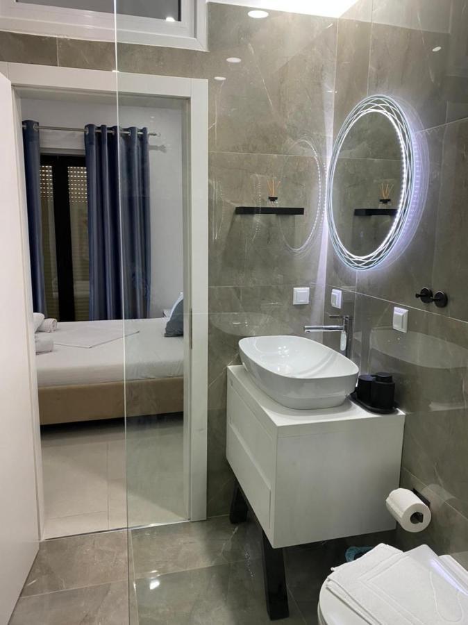 Apartment Artemis Himare Esterno foto