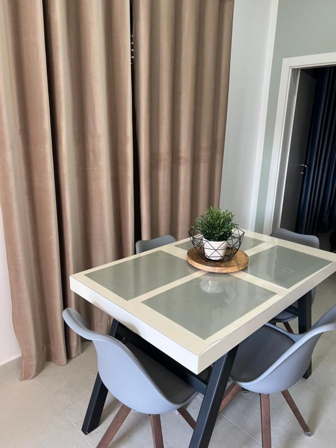 Apartment Artemis Himare Esterno foto