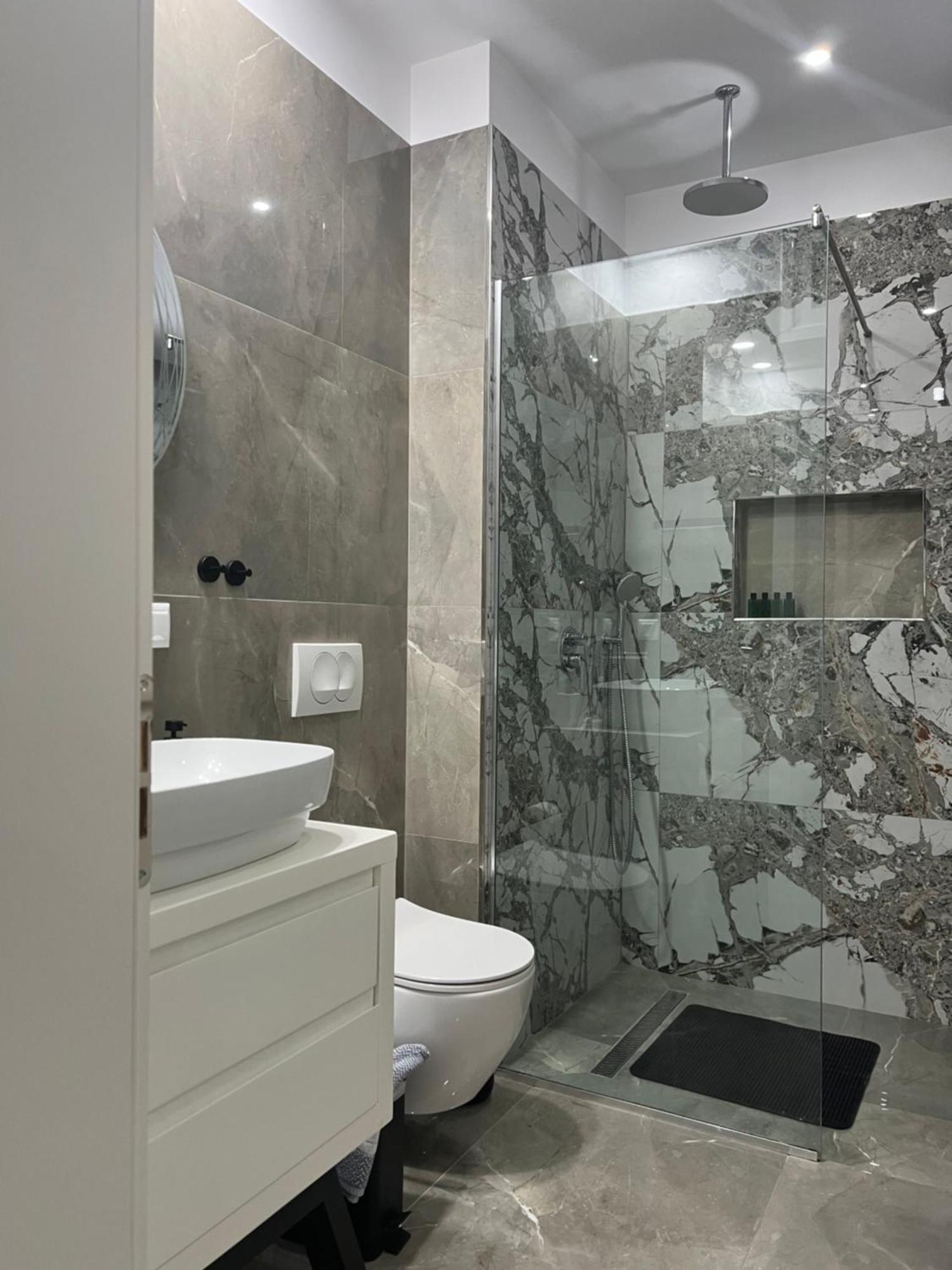 Apartment Artemis Himare Esterno foto