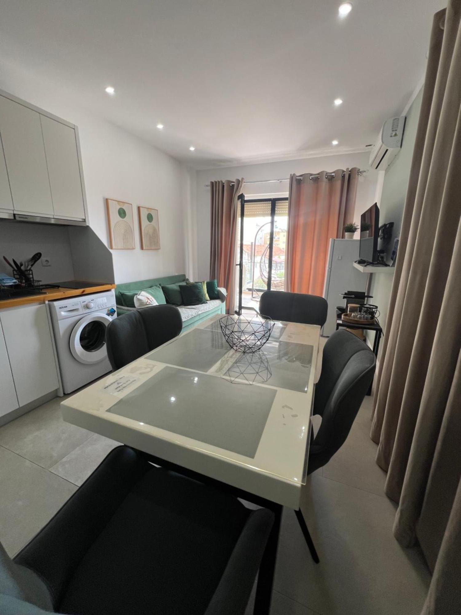 Apartment Artemis Himare Esterno foto