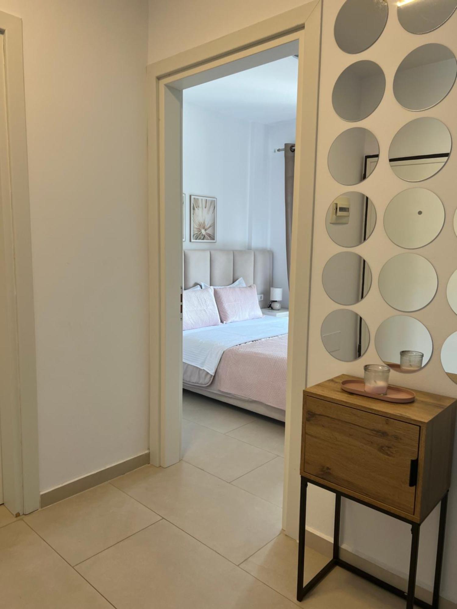Apartment Artemis Himare Esterno foto