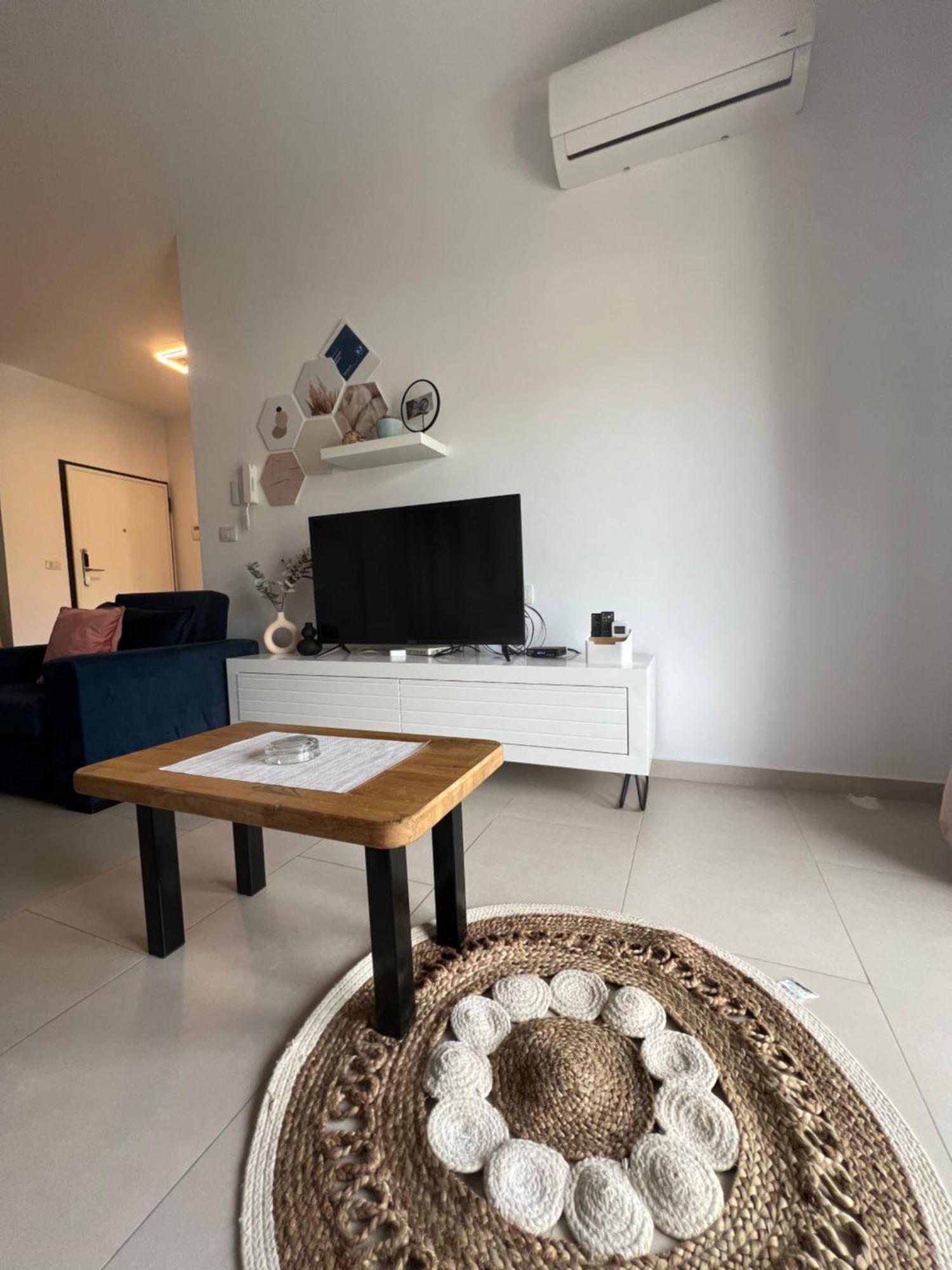 Apartment Artemis Himare Esterno foto