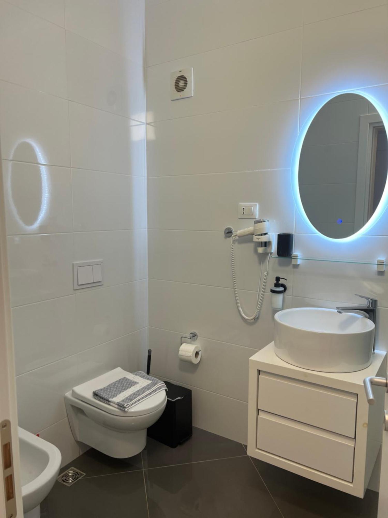 Apartment Artemis Himare Esterno foto